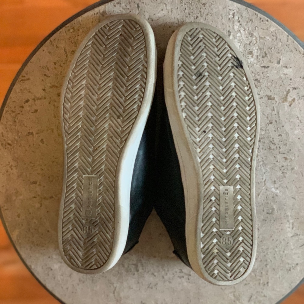 ⚡️⬇️⚡️ FABLETICS Slip-on “leather” Tennis Shoe - Picture 4 of 5